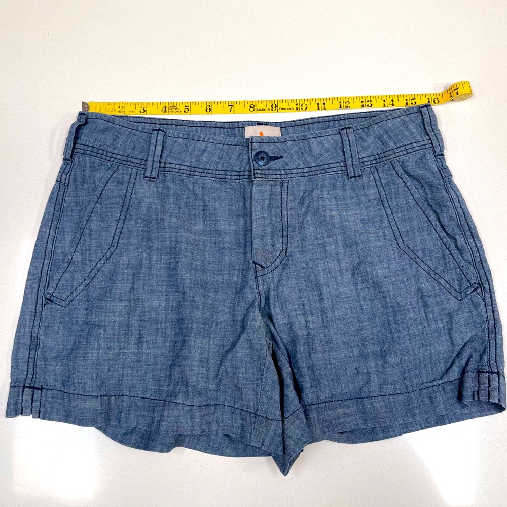 Field & Stream shorts. Size 6